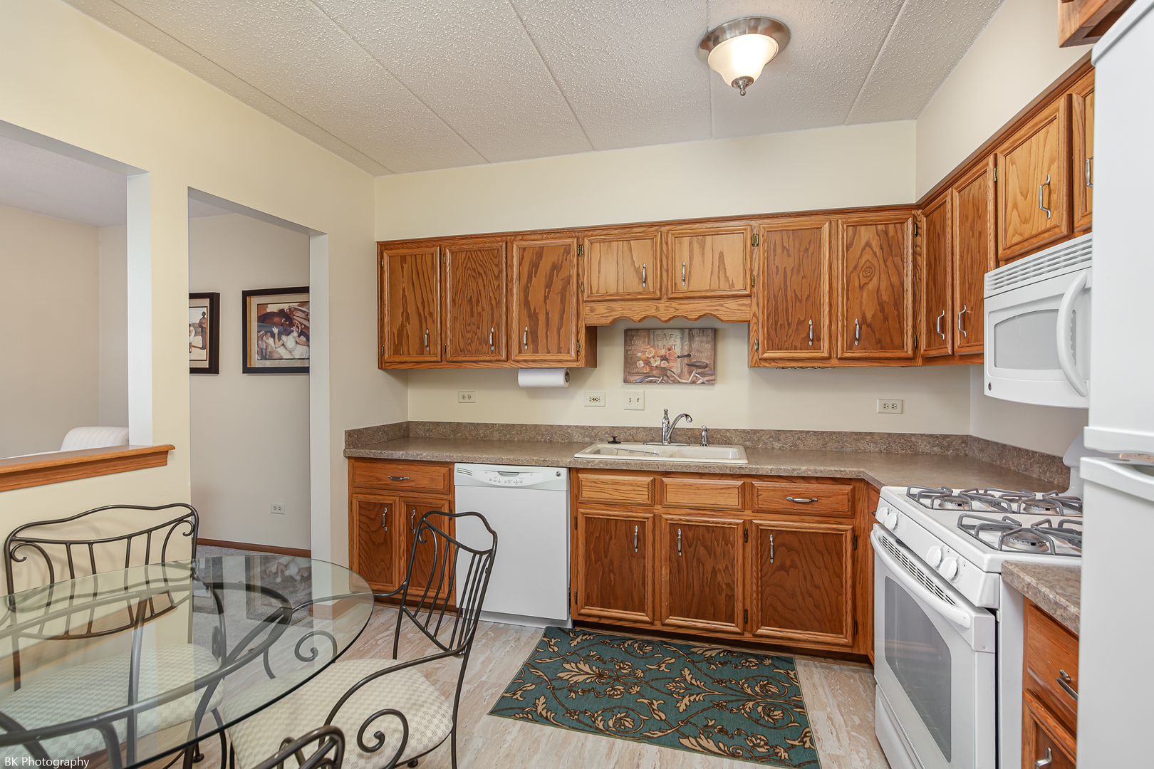 5031 Circle Drive #207, Crestwood, IL 60418