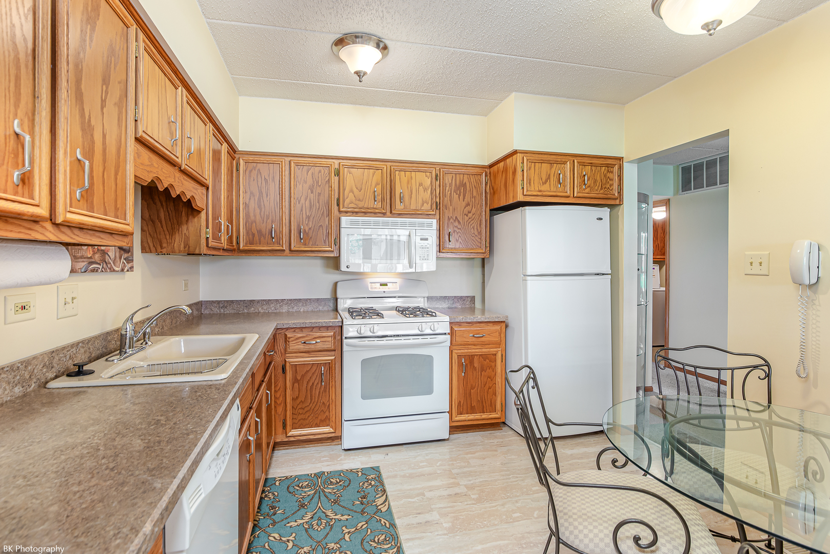 5031 Circle Drive #207, Crestwood, IL 60418