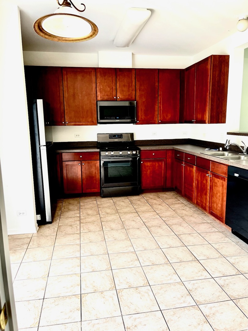 4323 Savoy Lane #4323, McHenry, IL 60050