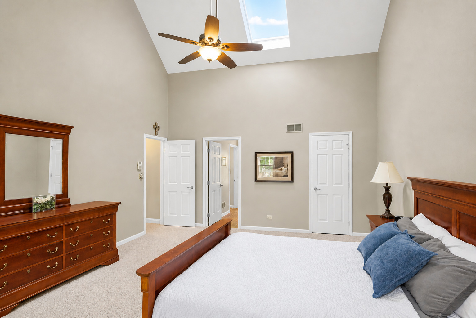 2045 Somerset Lane, Wheaton, IL 60189
