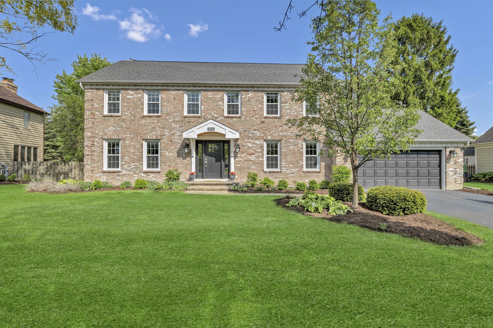 2045 Somerset Lane, Wheaton, IL 60189