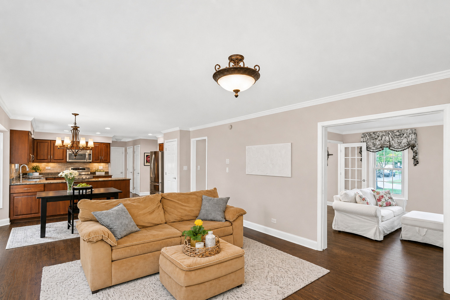 2045 Somerset Lane, Wheaton, IL 60189