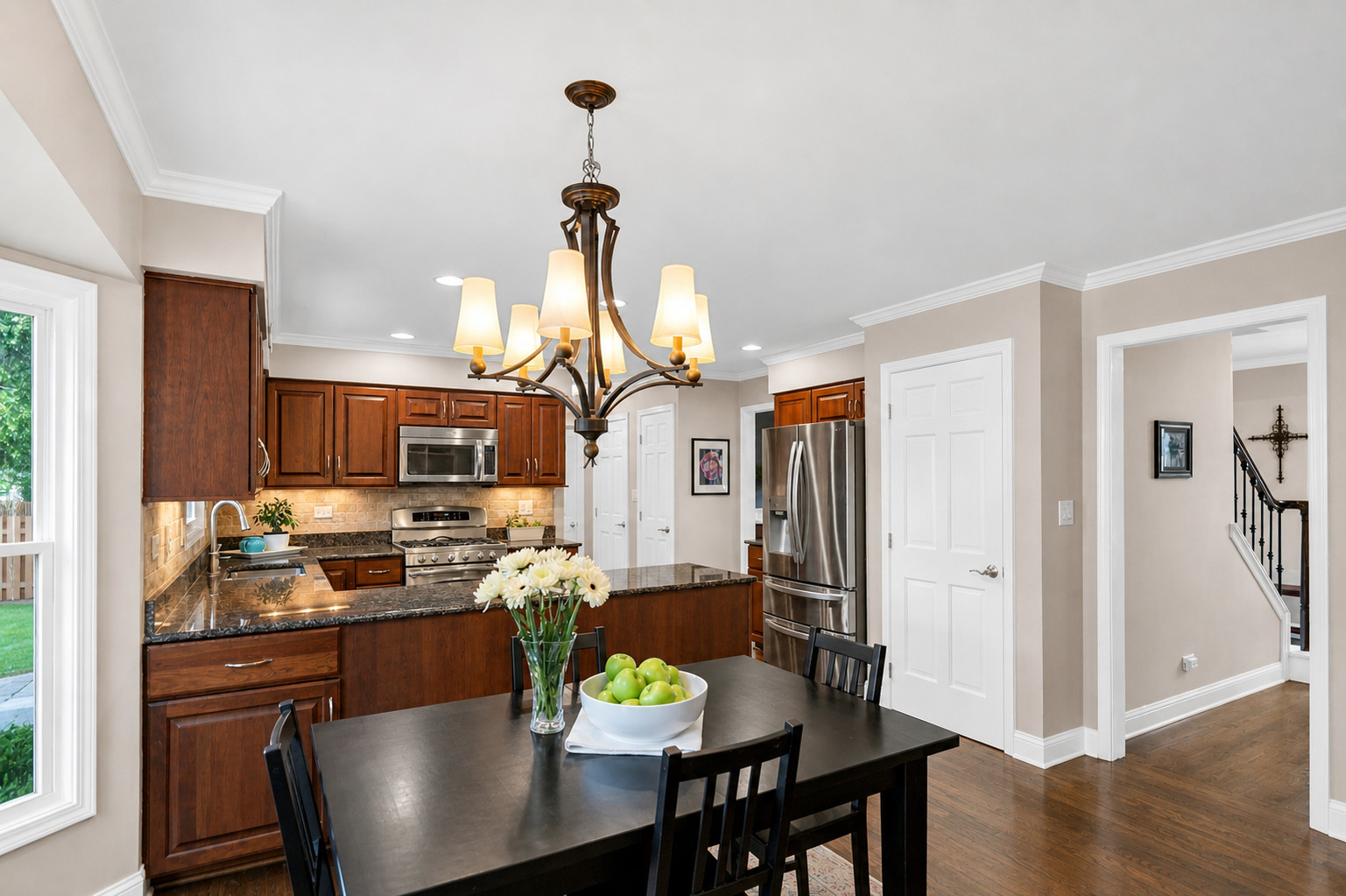 2045 Somerset Lane, Wheaton, IL 60189