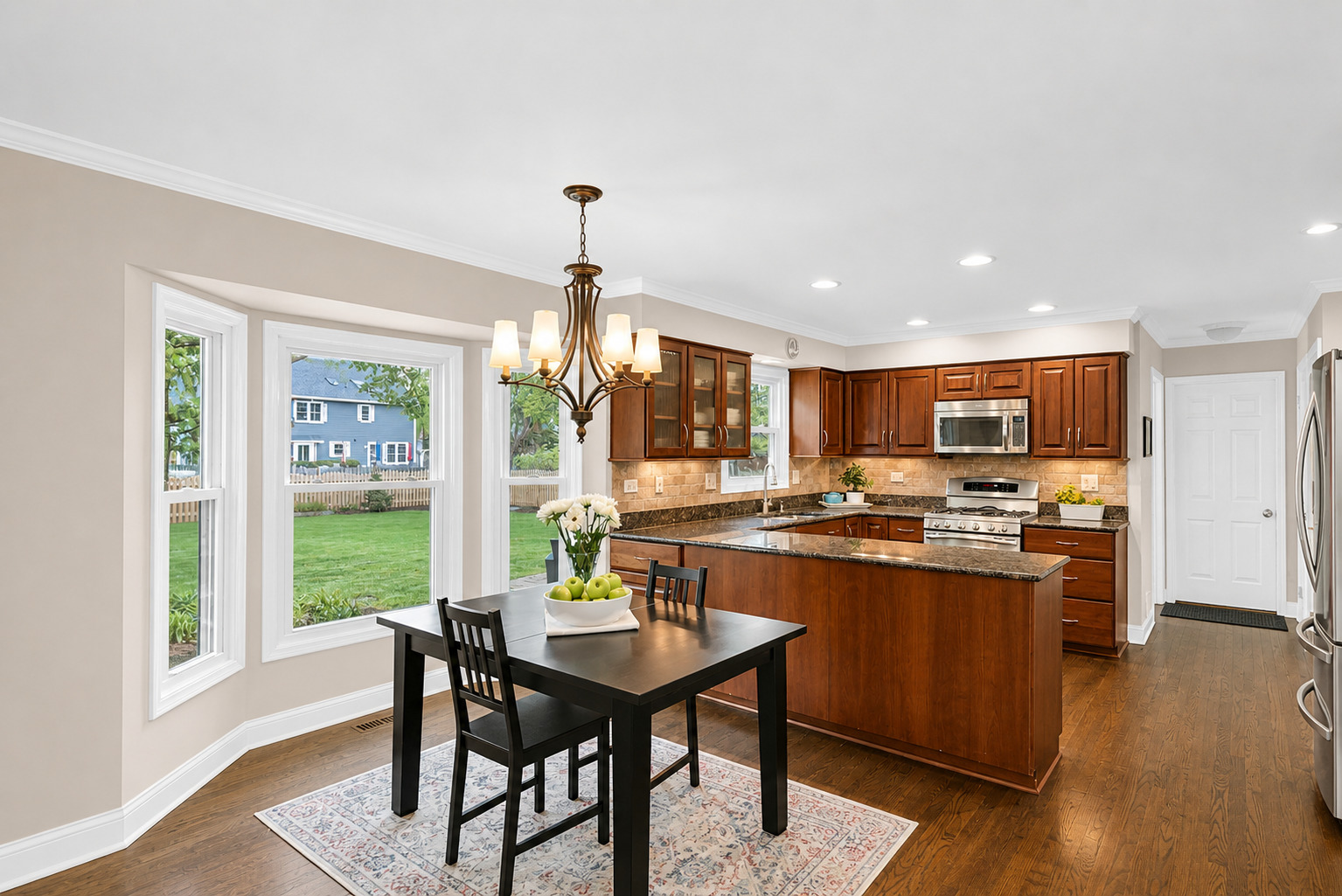 2045 Somerset Lane, Wheaton, IL 60189