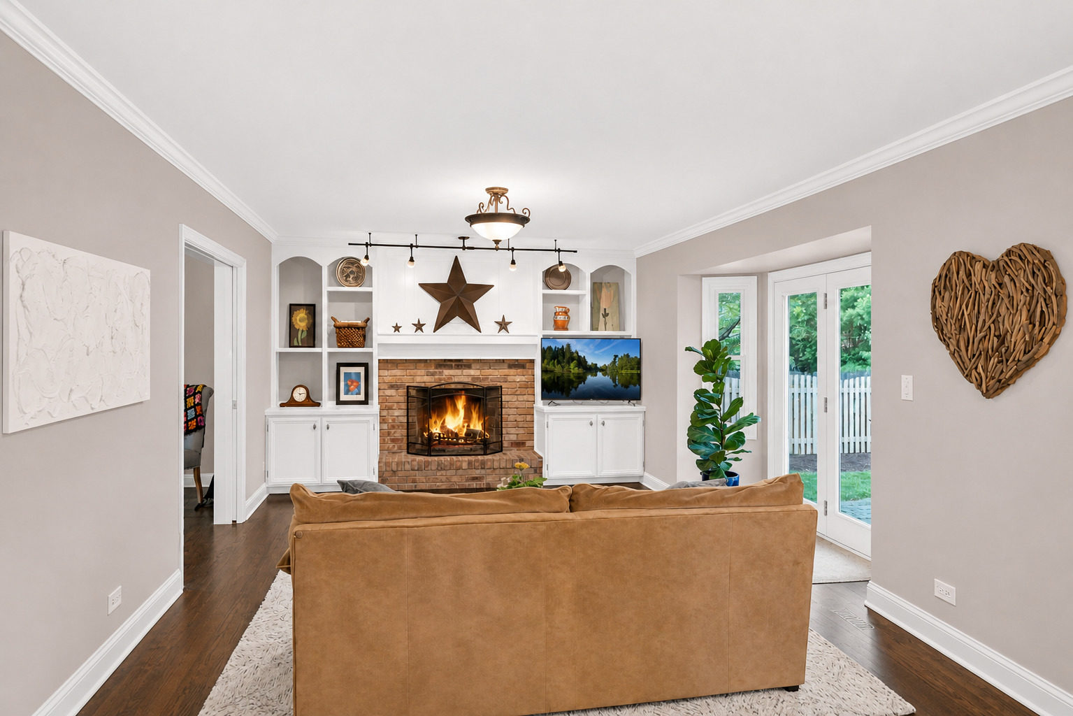 2045 Somerset Lane, Wheaton, IL 60189