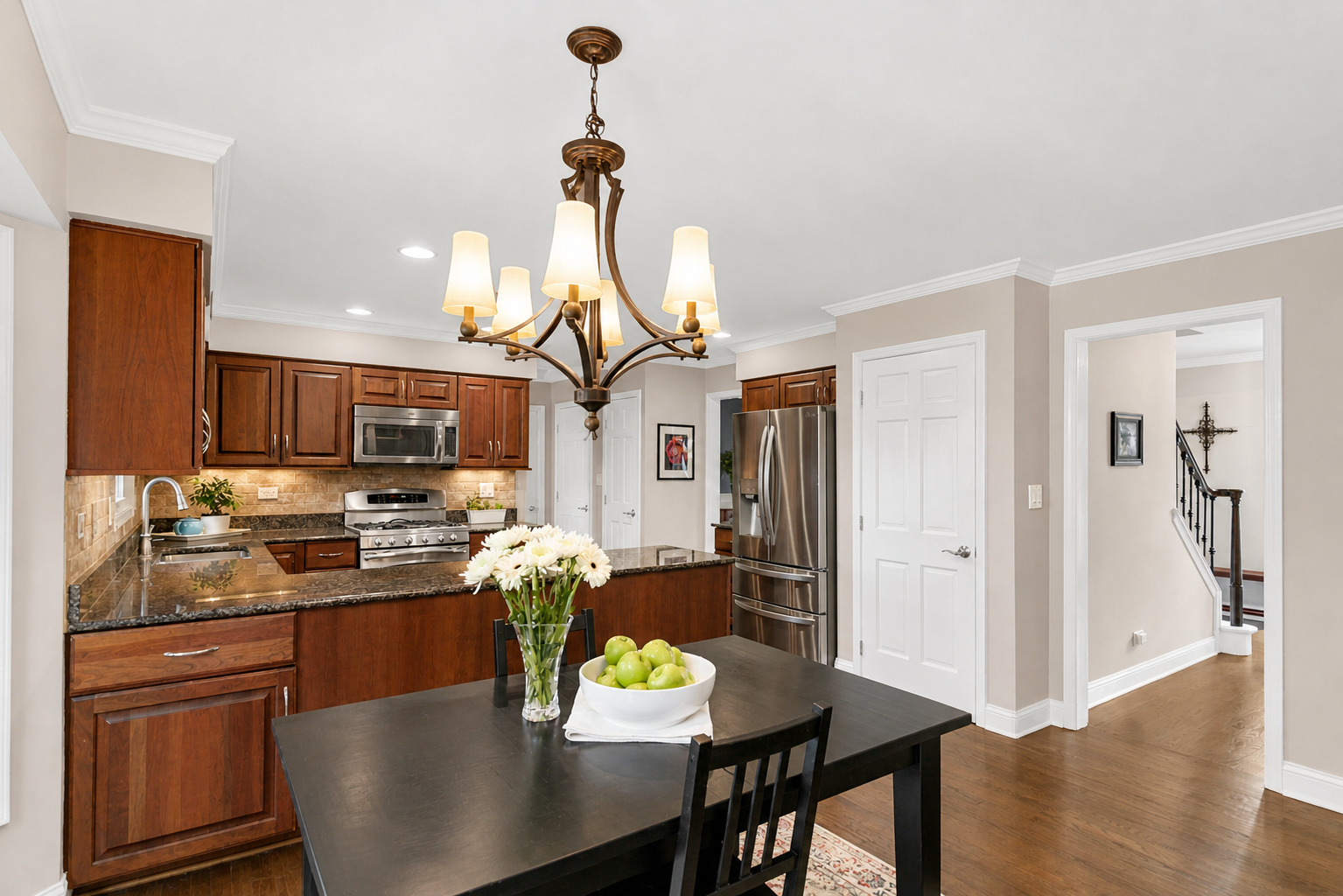 2045 Somerset Lane, Wheaton, IL 60189