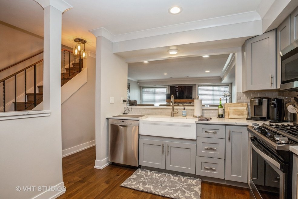 546 E Windgate Court, Arlington Heights, IL 60005