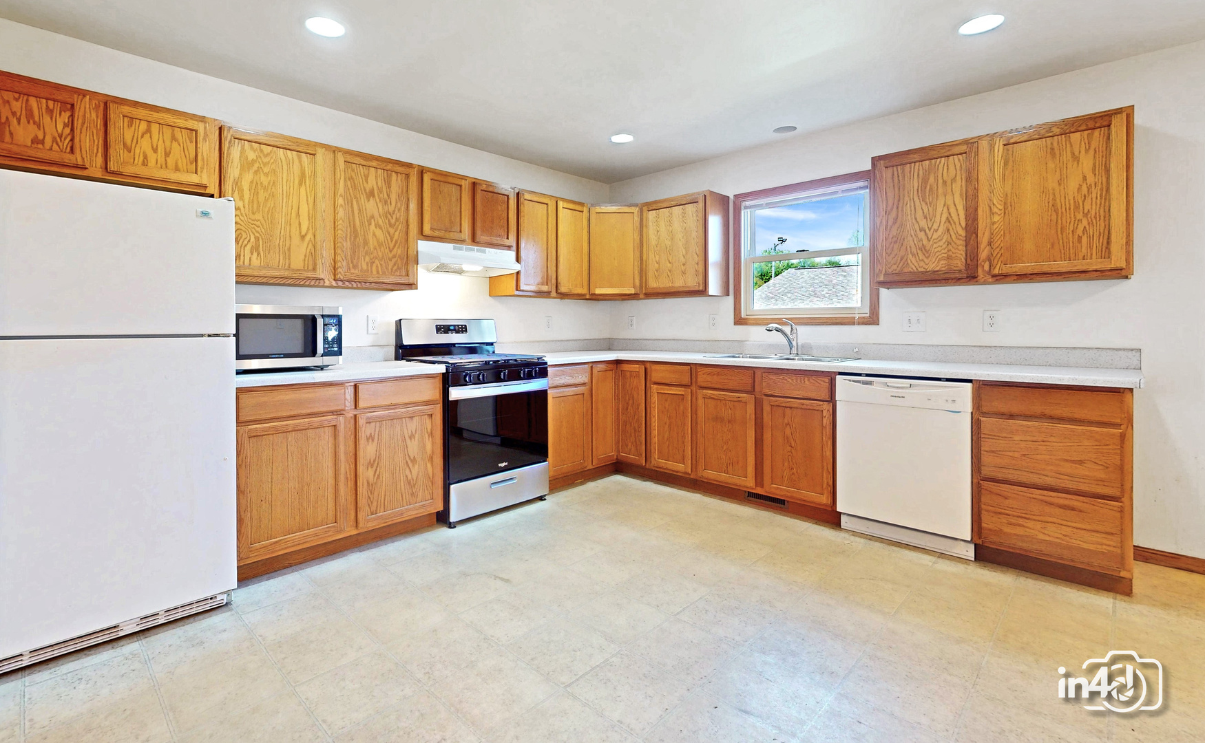 247-253 N Cross Street, Sycamore, IL 60178