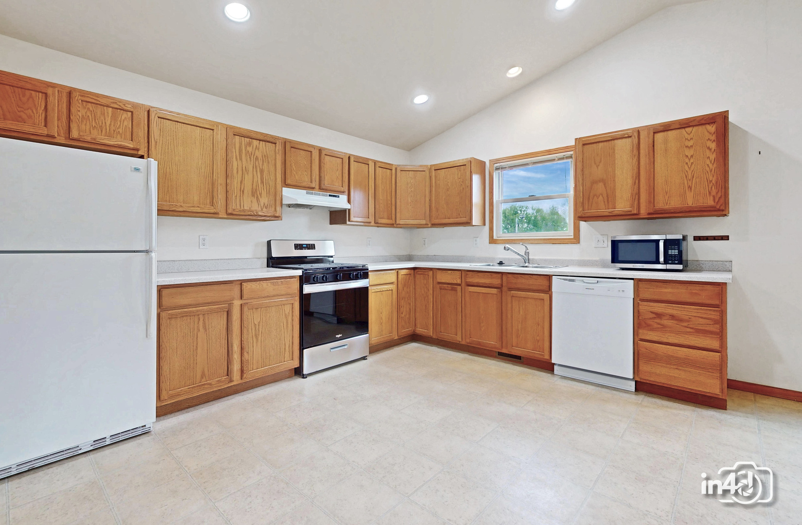 247-253 N Cross Street, Sycamore, IL 60178