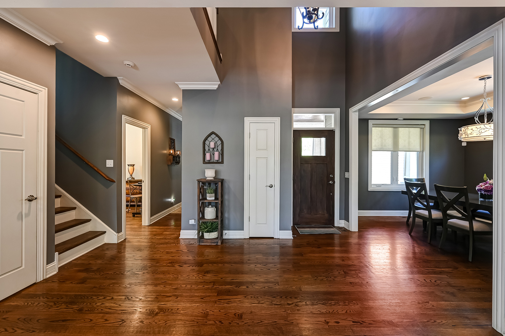 5607 Hillcrest Road, Downers Grove, IL 60516