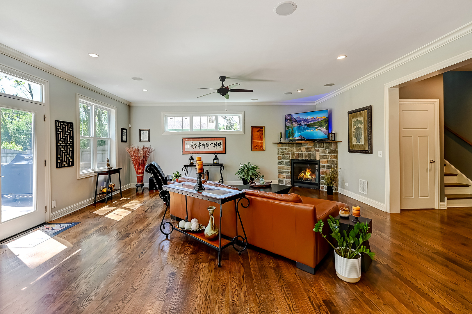 5607 Hillcrest Road, Downers Grove, IL 60516