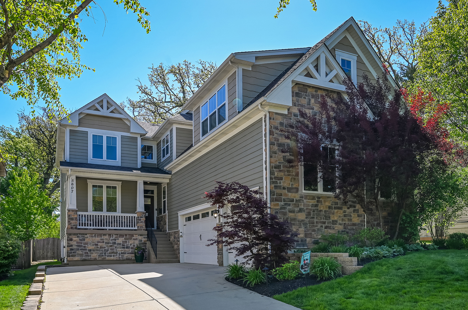 5607 Hillcrest Road, Downers Grove, IL 60516