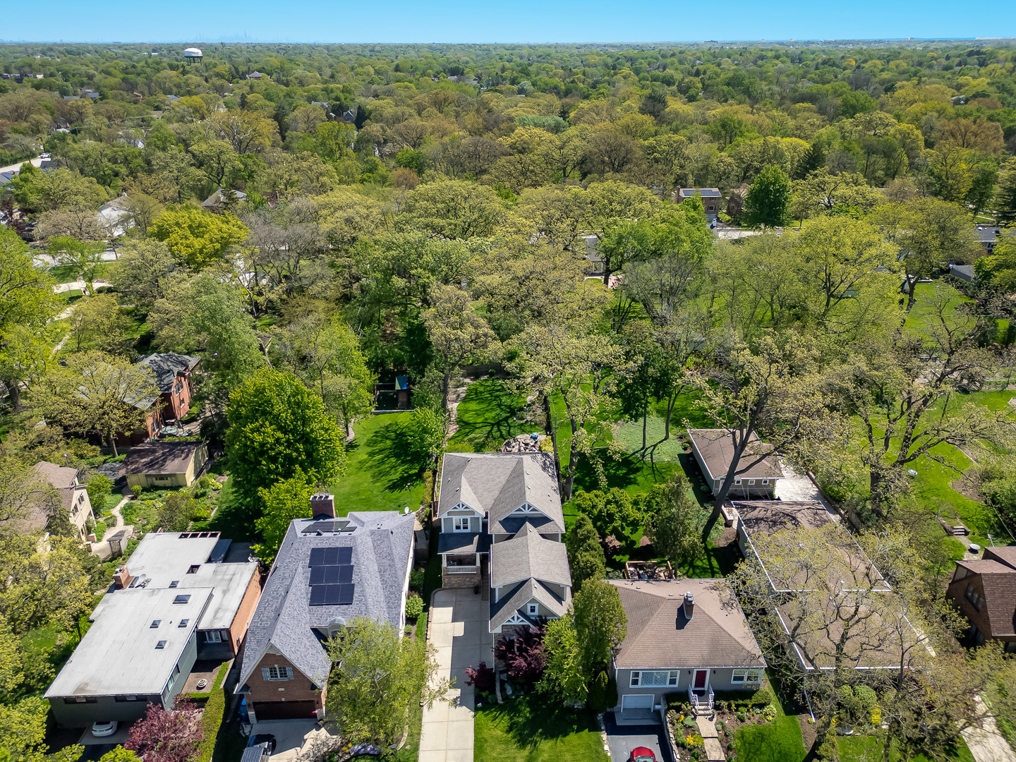 5607 Hillcrest Road, Downers Grove, IL 60516
