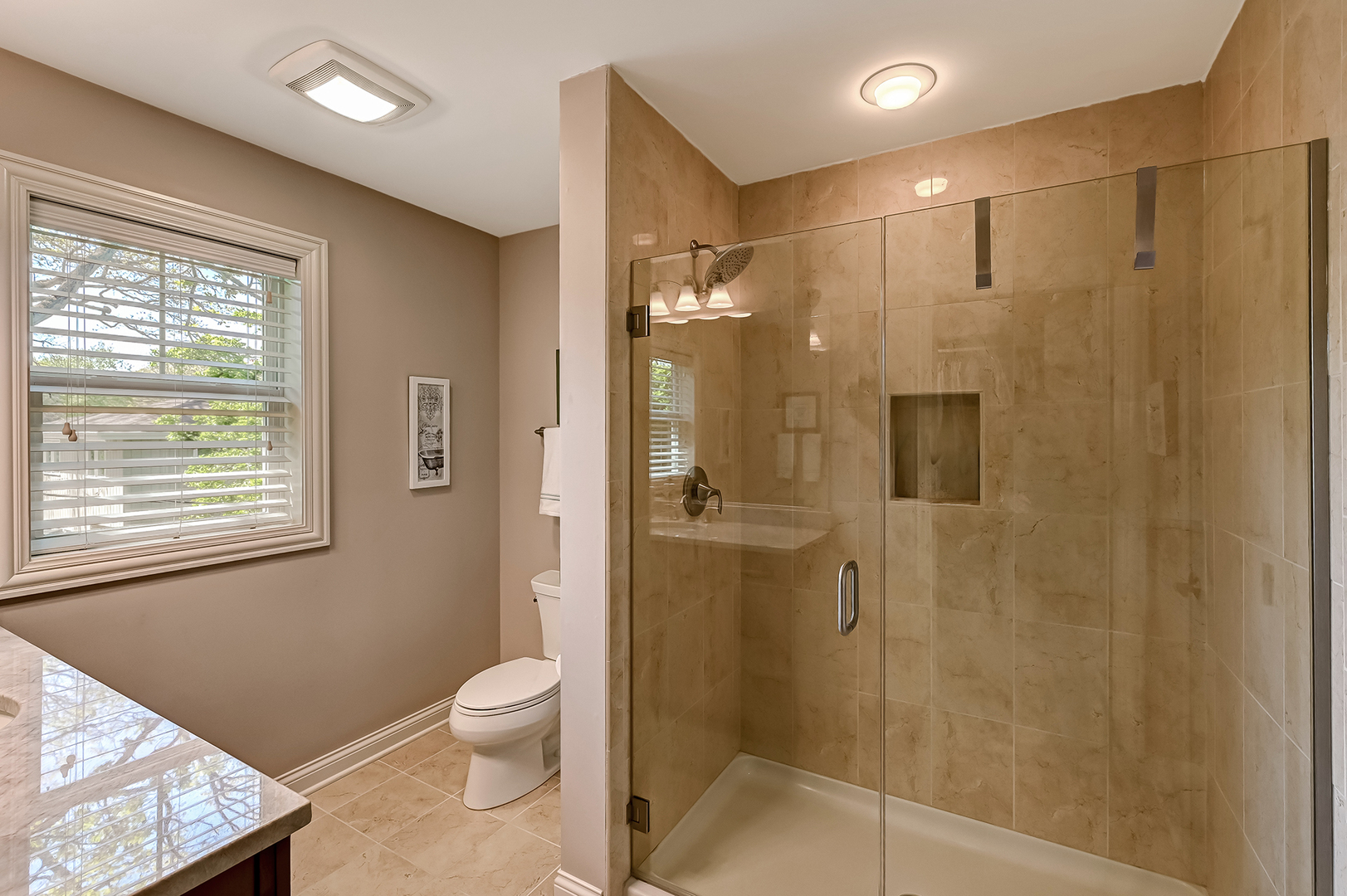 5607 Hillcrest Road, Downers Grove, IL 60516