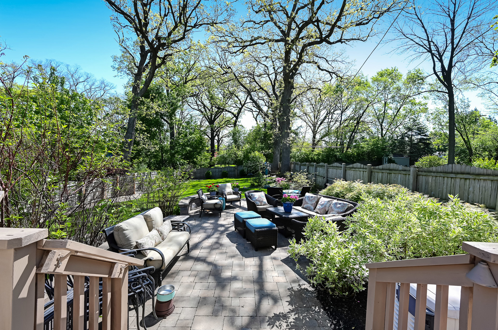 5607 Hillcrest Road, Downers Grove, IL 60516