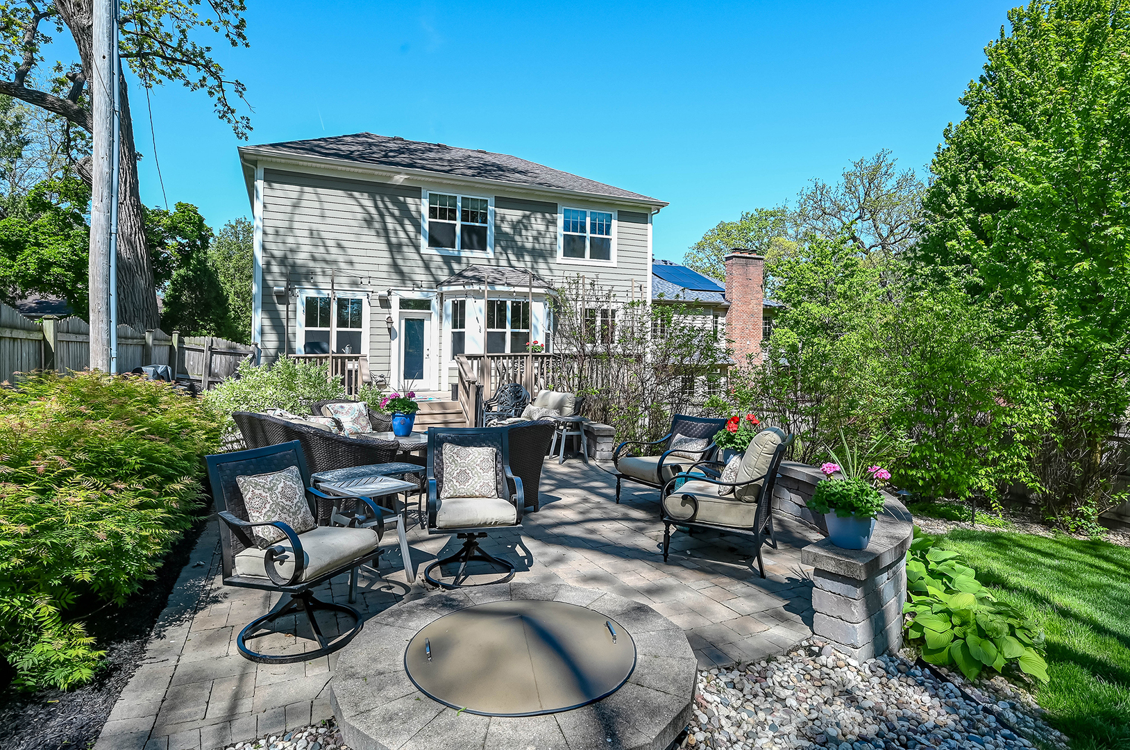 5607 Hillcrest Road, Downers Grove, IL 60516