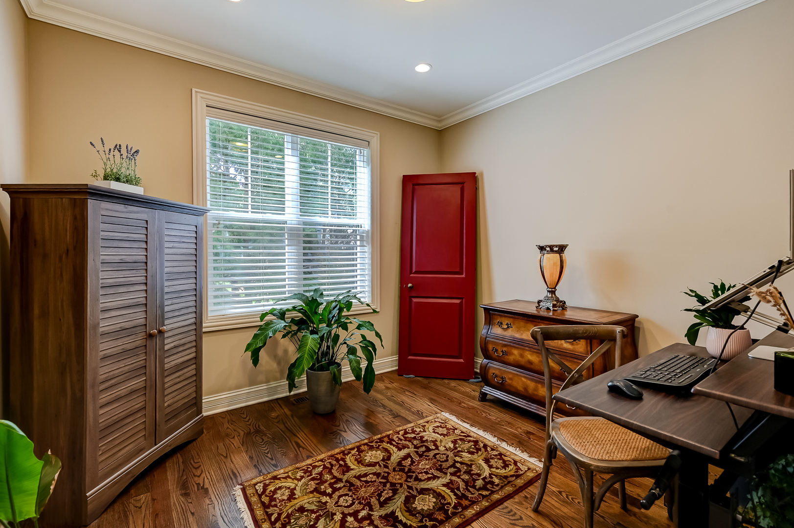 5607 Hillcrest Road, Downers Grove, IL 60516