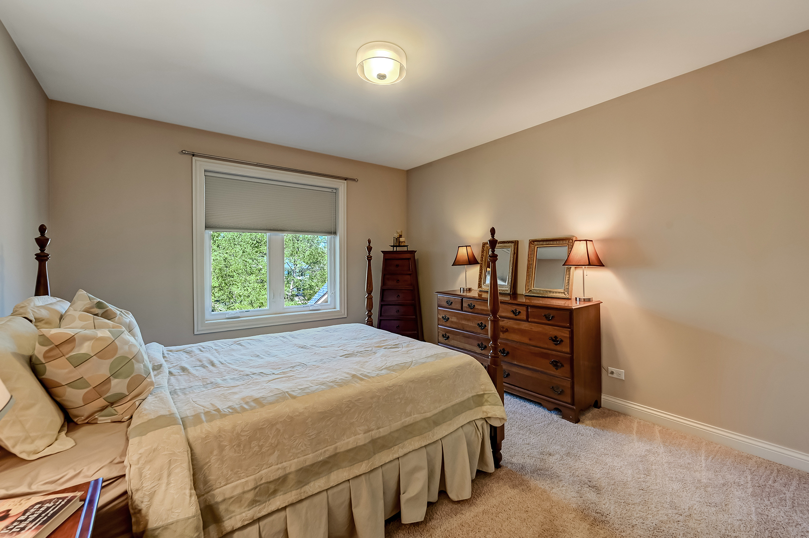 5607 Hillcrest Road, Downers Grove, IL 60516
