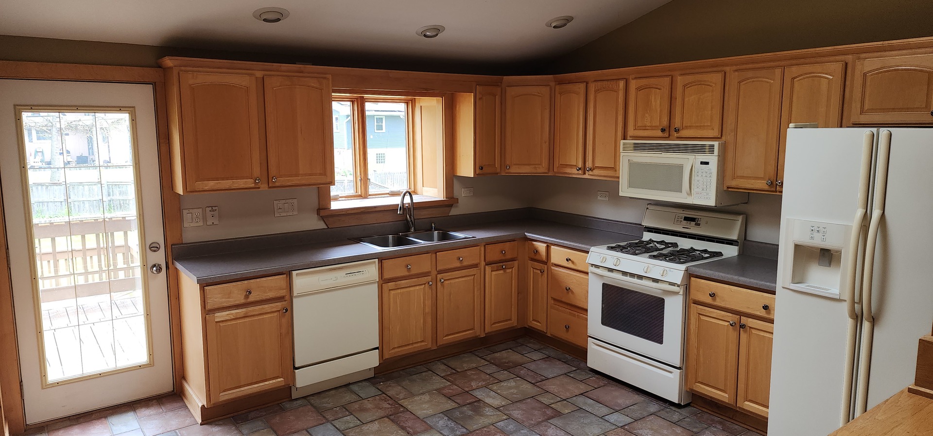 34611 N Iroquois Trail, McHenry, IL 60051