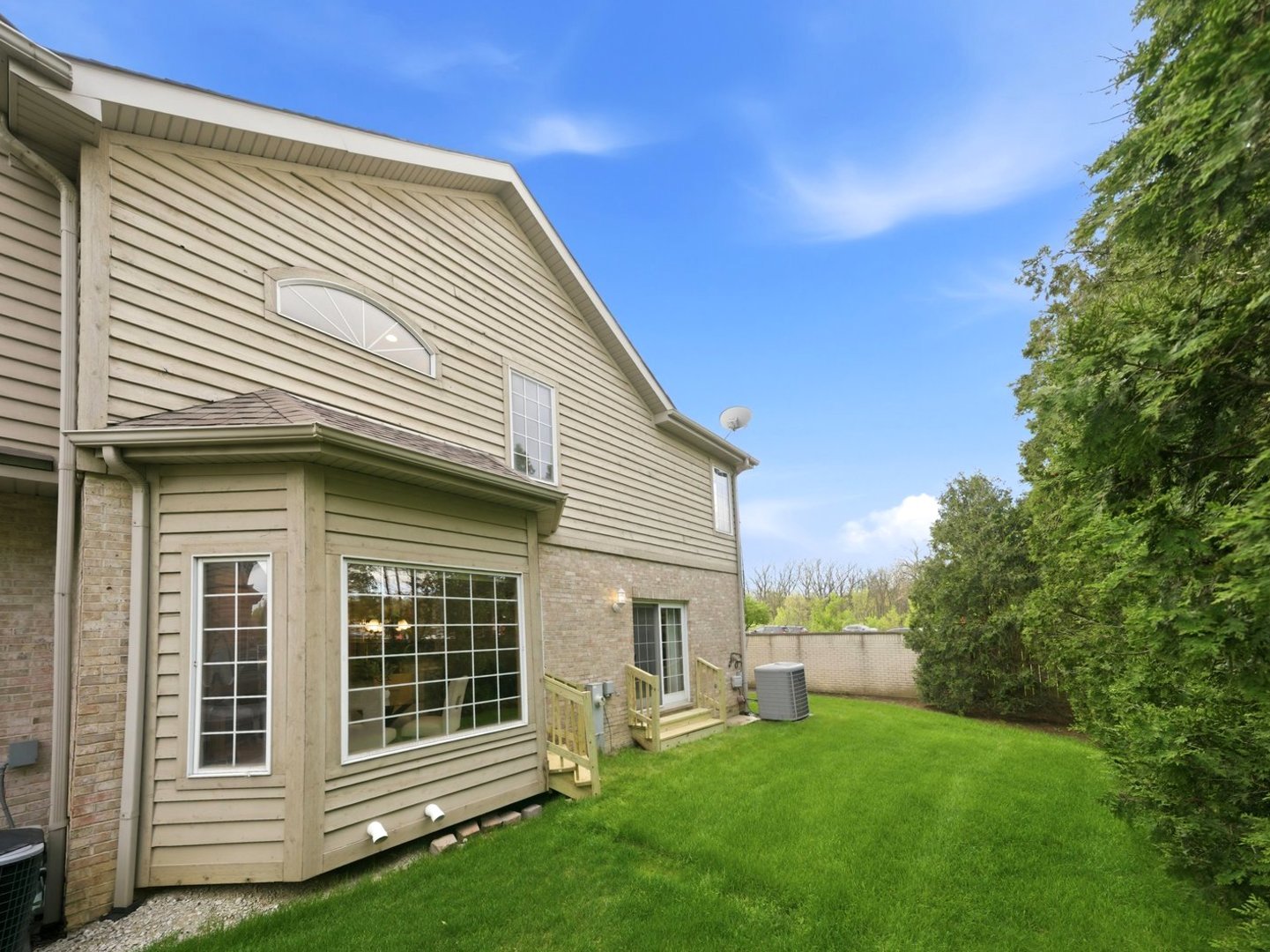 3098 Rosebrook Circle, Westchester, IL 60154