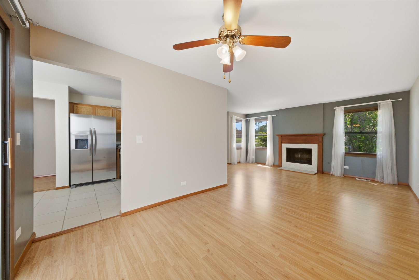849 Colony Lake Drive, Schaumburg, IL 60194