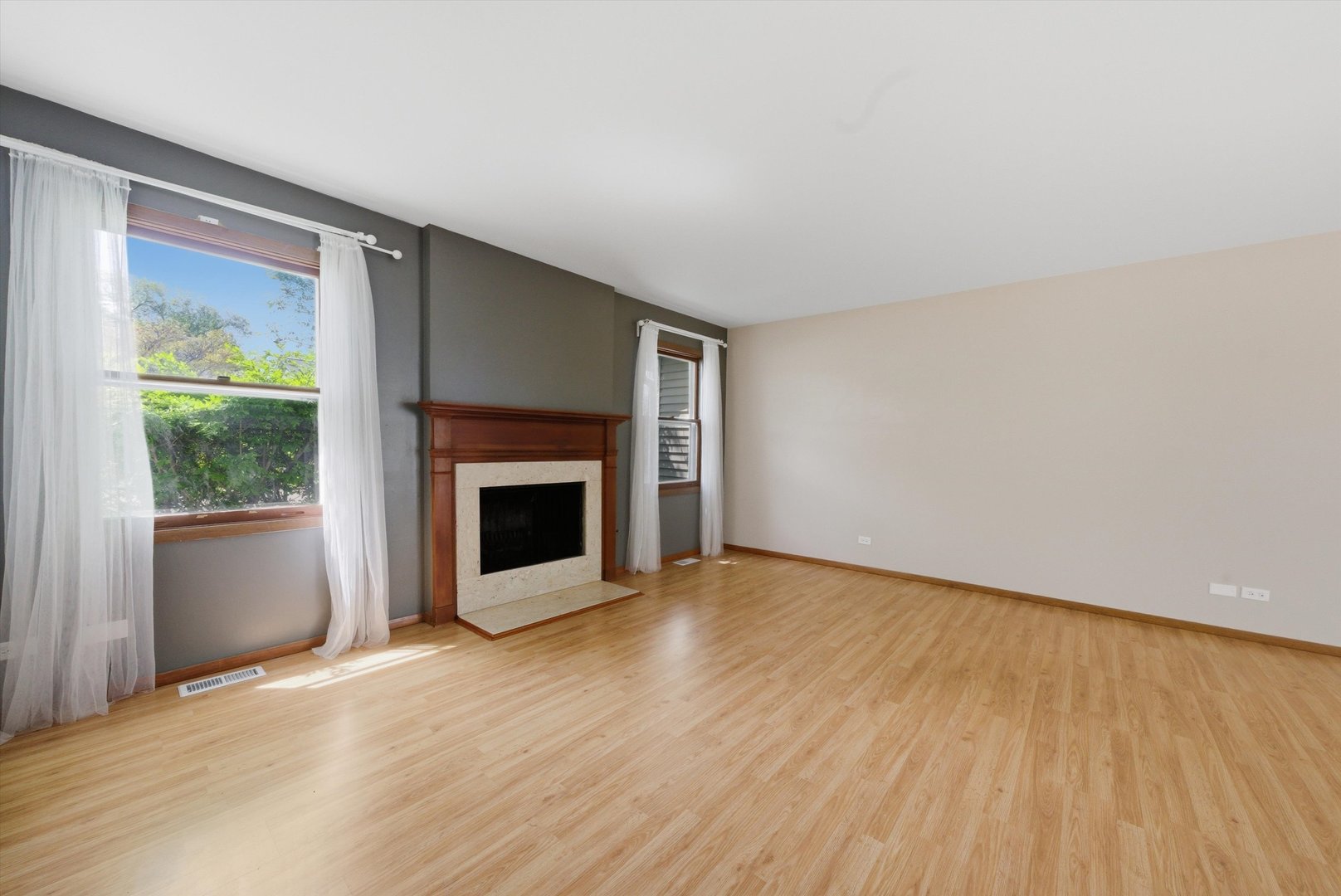 849 Colony Lake Drive, Schaumburg, IL 60194