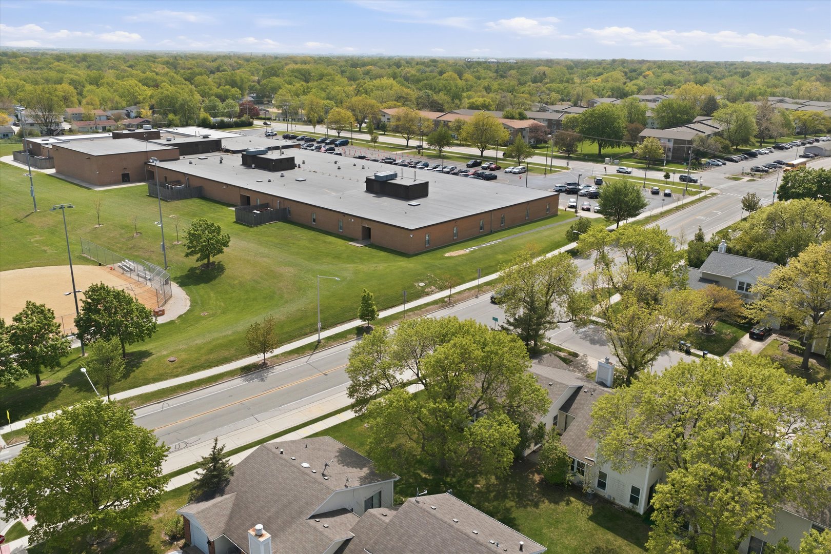 849 Colony Lake Drive, Schaumburg, IL 60194