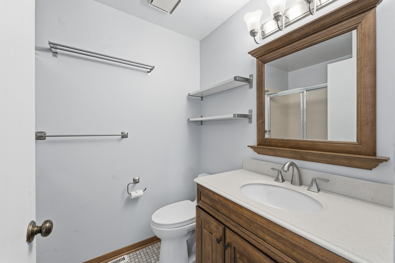 472 Elizabeth Drive #17-A-R, Wood Dale, IL 60191
