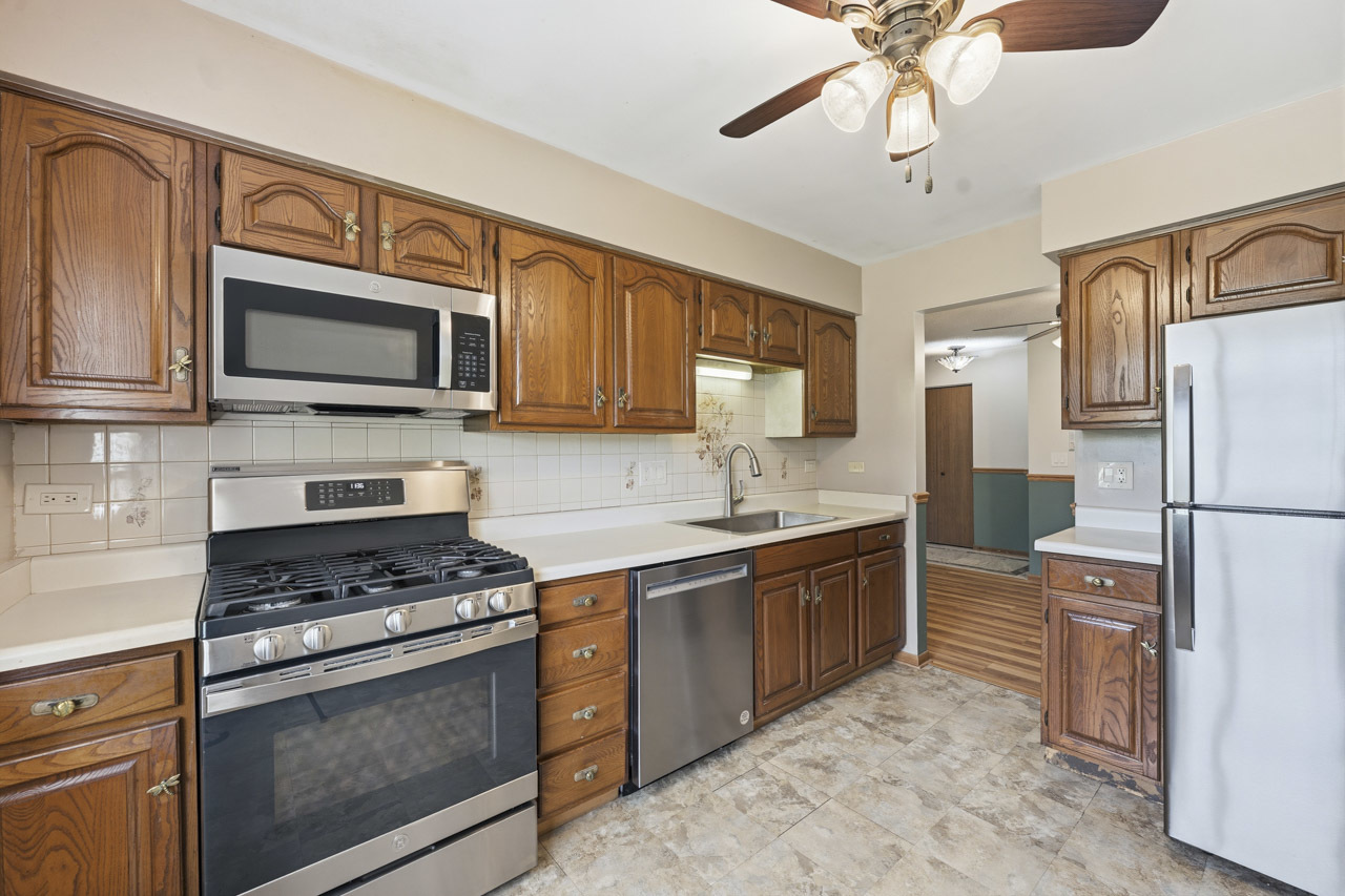 472 Elizabeth Drive #17-A-R, Wood Dale, IL 60191