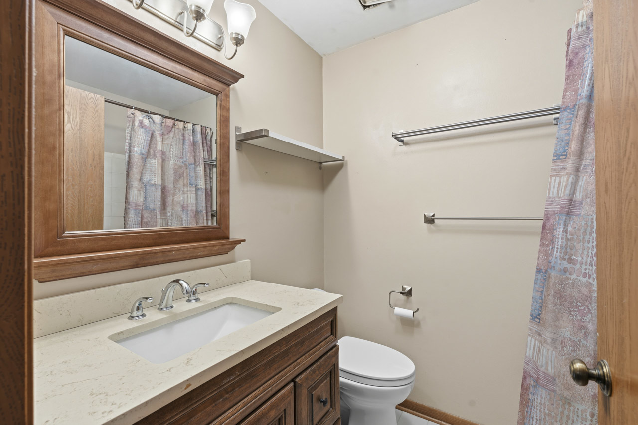 472 Elizabeth Drive #17-A-R, Wood Dale, IL 60191