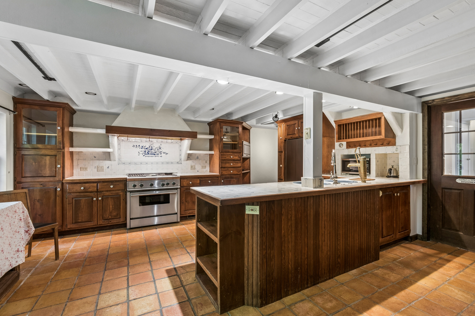 44 W Indian Trail Road, Barrington, IL 60010