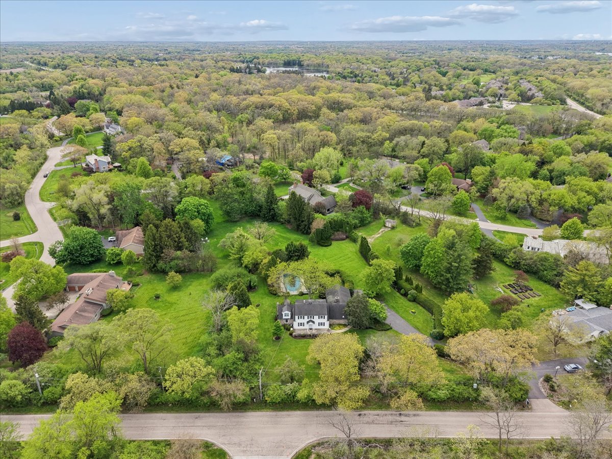 44 W Indian Trail Road, Barrington, IL 60010