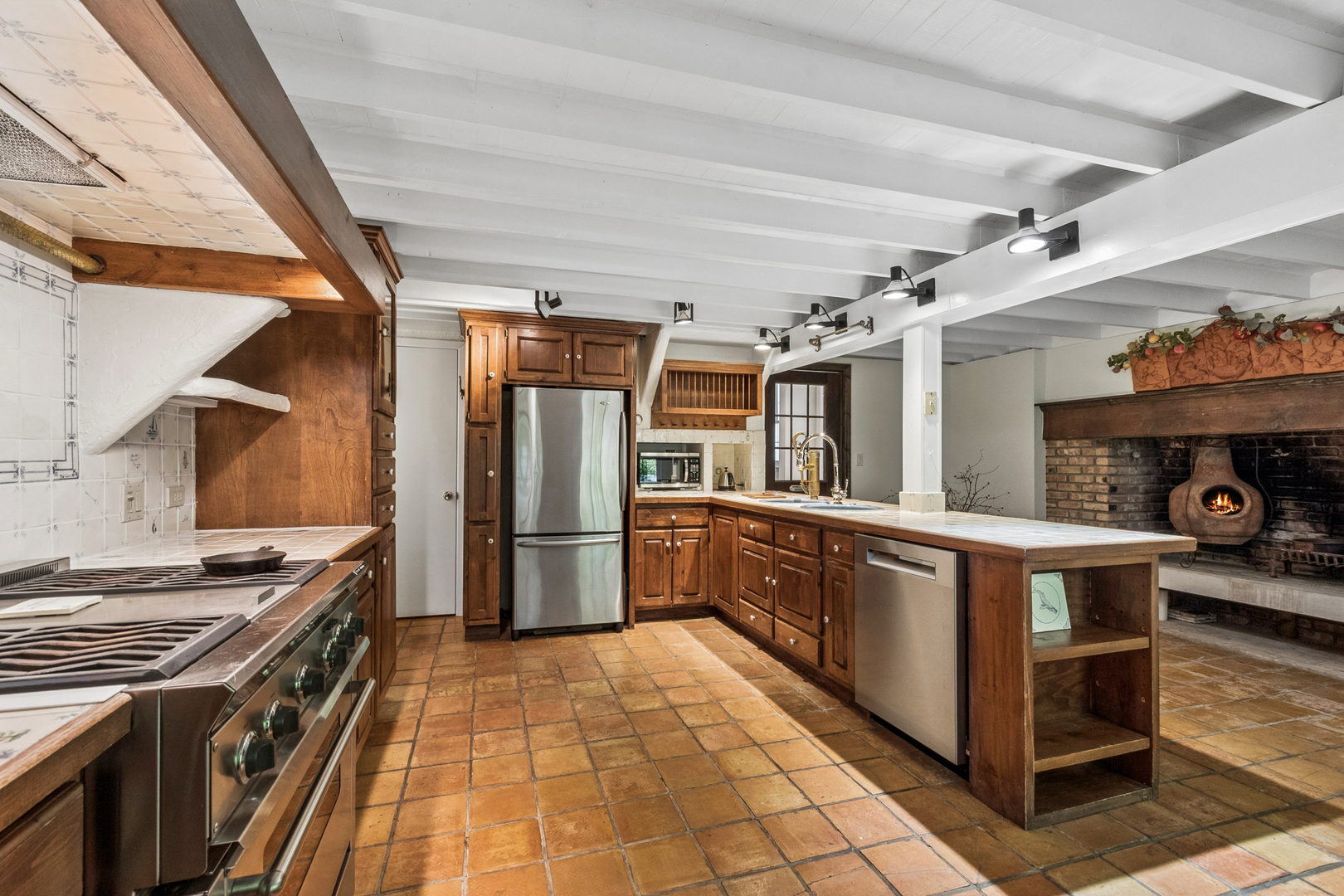 44 W Indian Trail Road, Barrington, IL 60010
