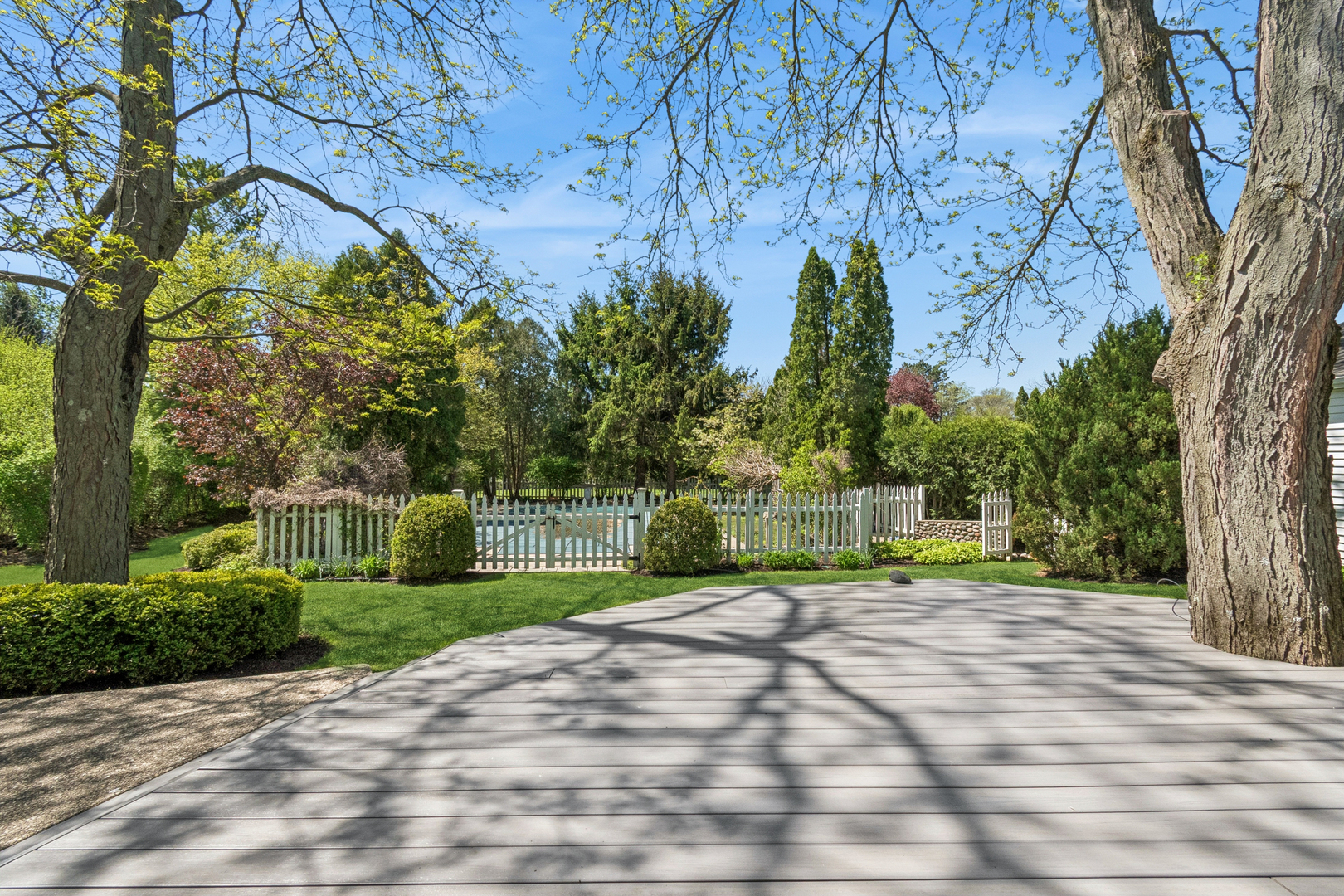 44 W Indian Trail Road, Barrington, IL 60010