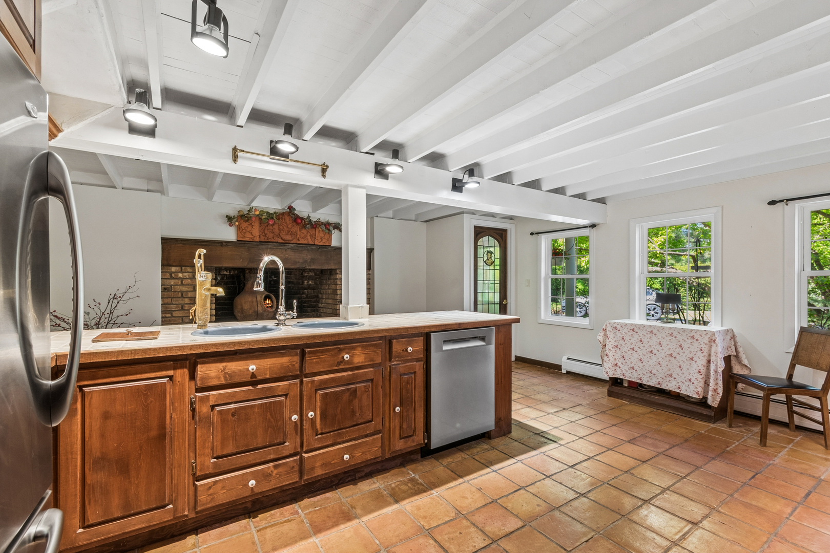 44 W Indian Trail Road, Barrington, IL 60010