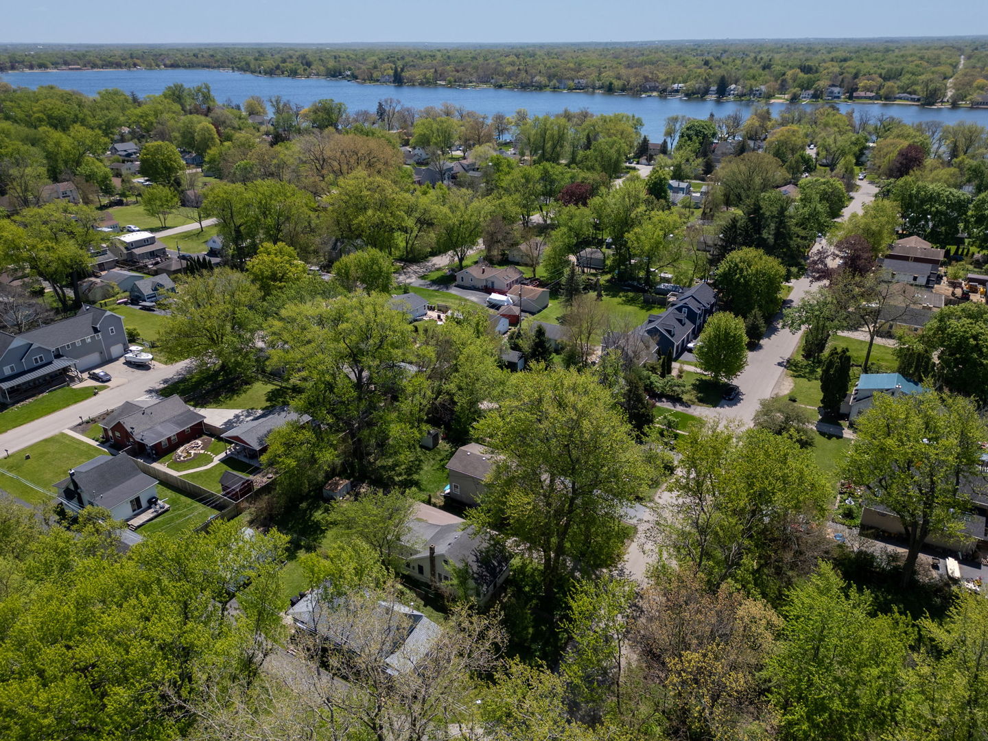 105 Edgewood Avenue, Crystal Lake, IL 60014