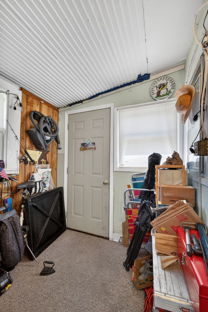 105 Edgewood Avenue, Crystal Lake, IL 60014