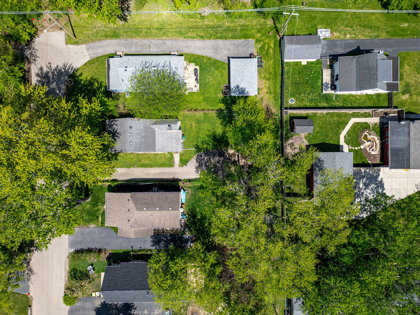 105 Edgewood Avenue, Crystal Lake, IL 60014