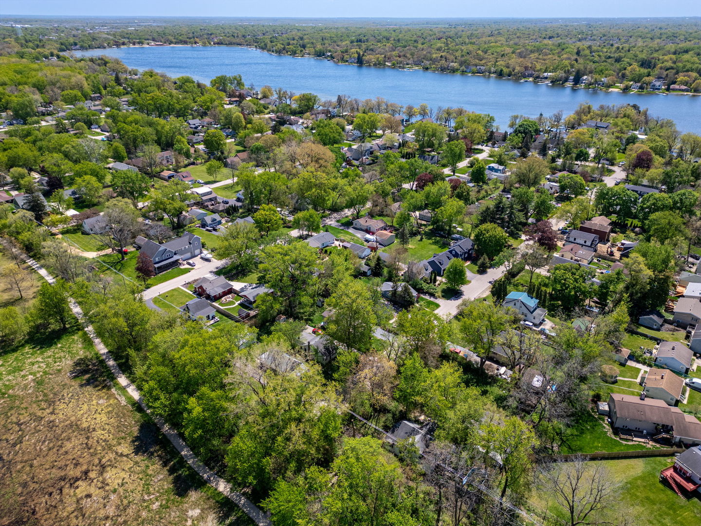 105 Edgewood Avenue, Crystal Lake, IL 60014