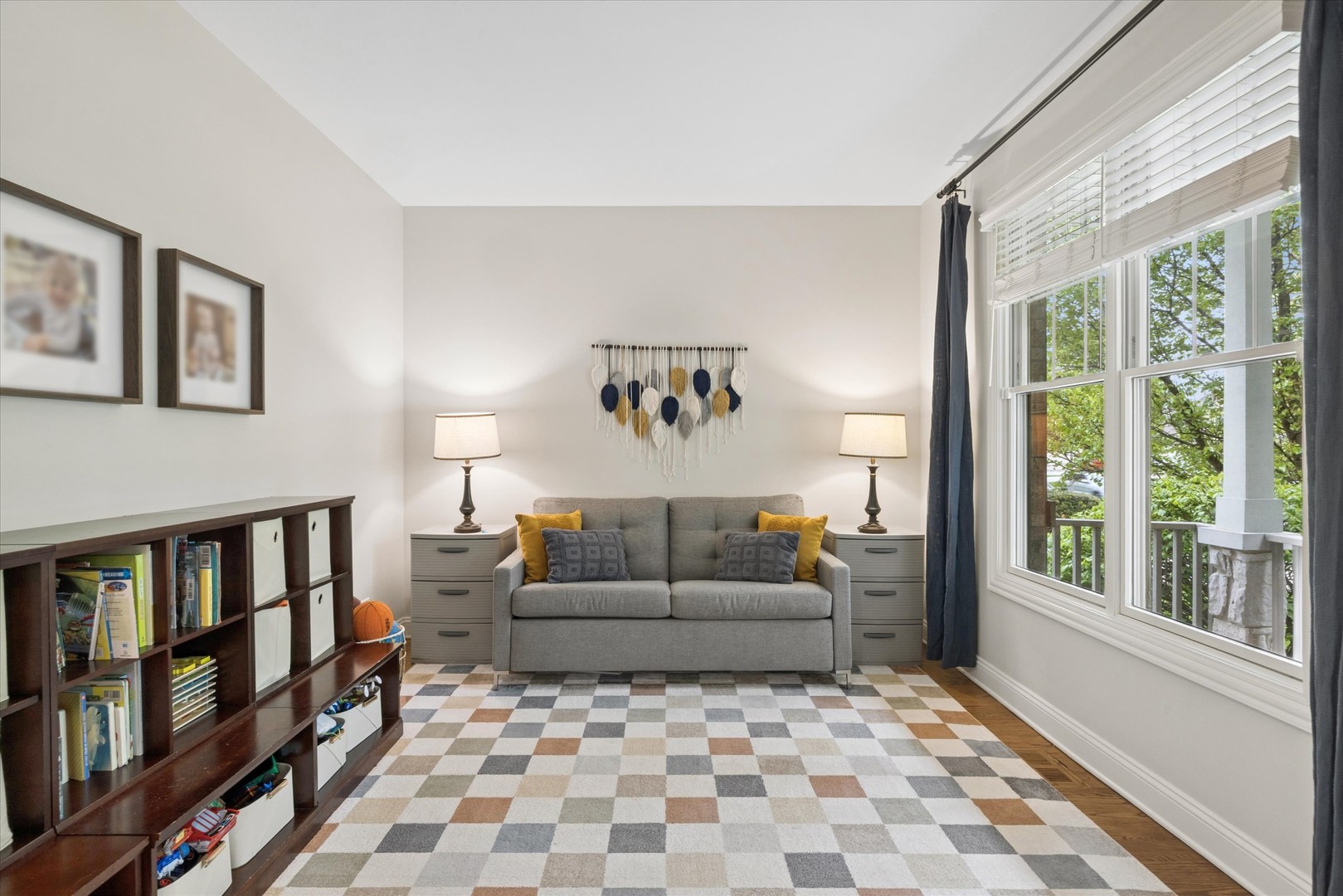28 S Grant Street, Westmont, IL 60559
