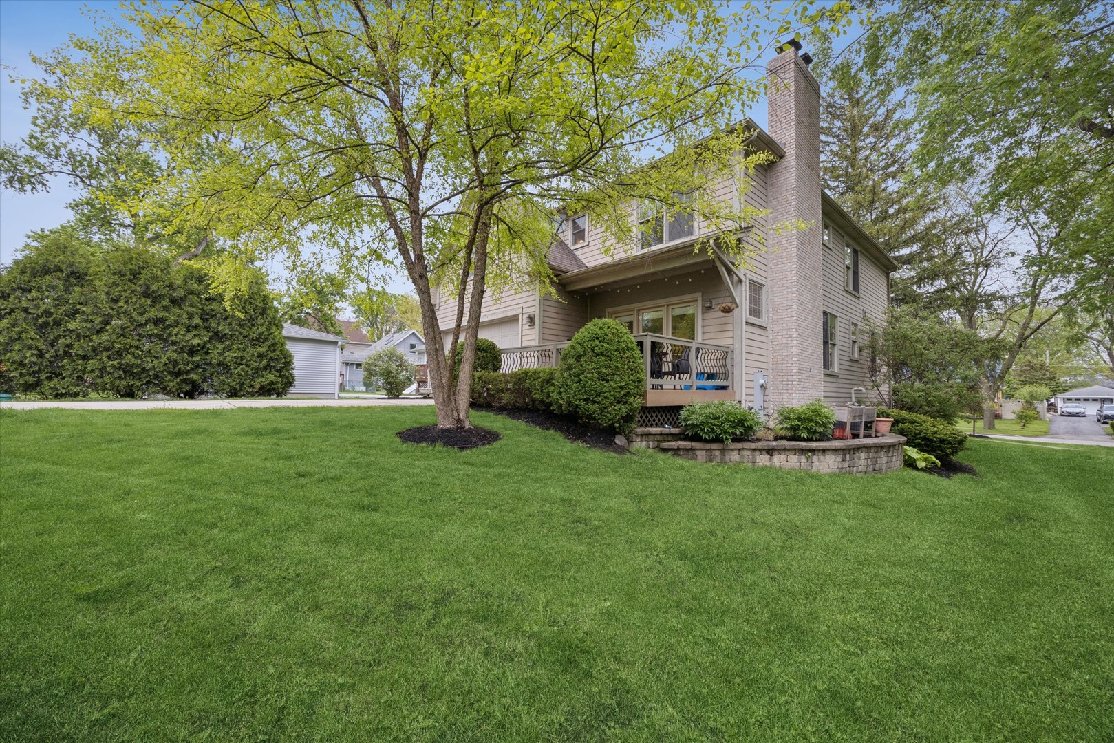 28 S Grant Street, Westmont, IL 60559