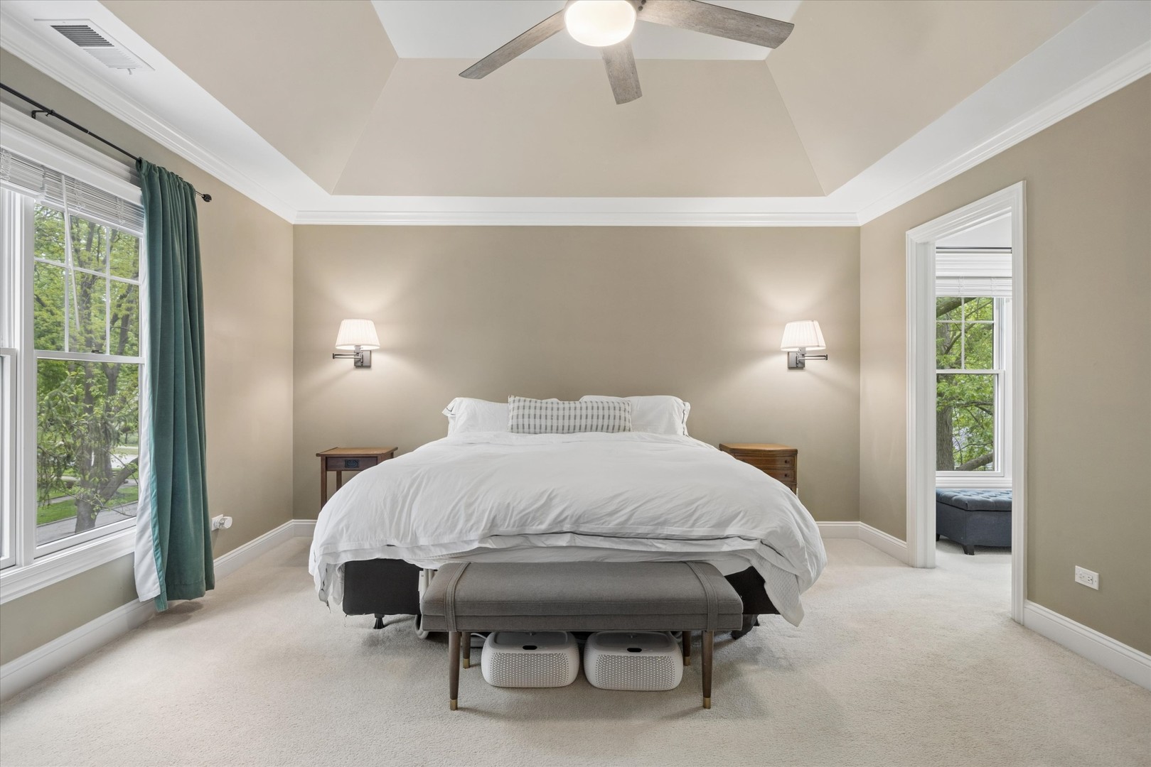 28 S Grant Street, Westmont, IL 60559