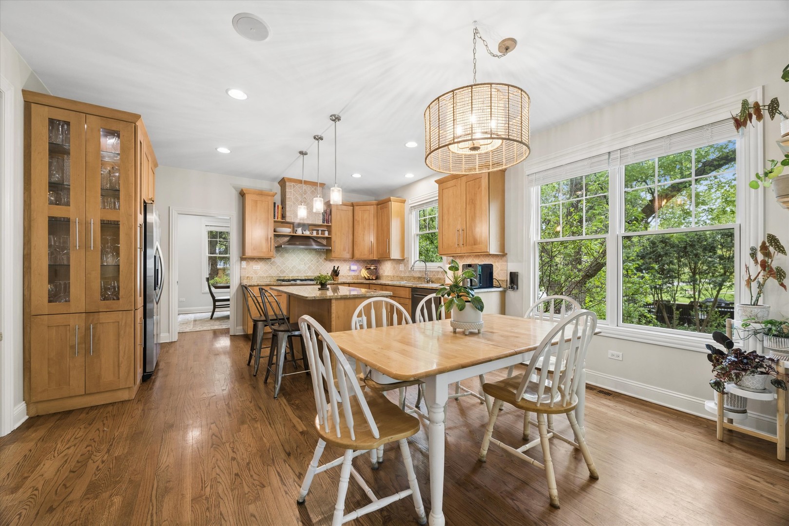 28 S Grant Street, Westmont, IL 60559