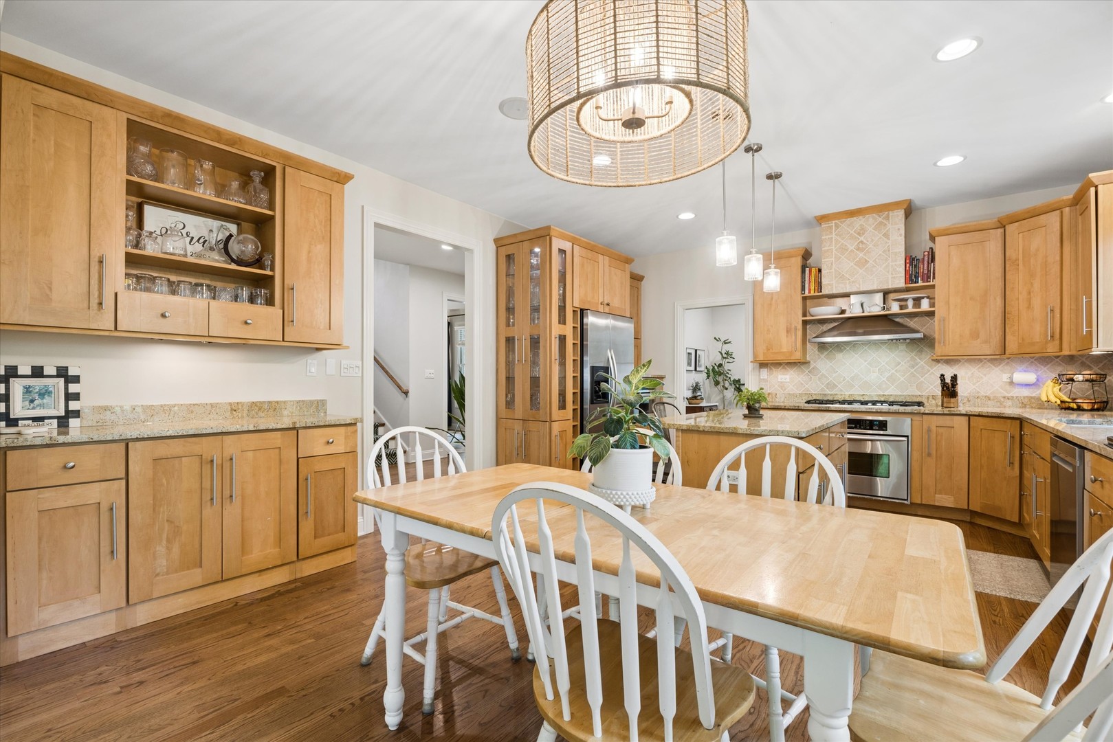 28 S Grant Street, Westmont, IL 60559