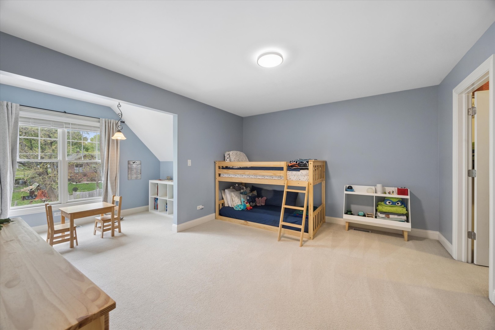28 S Grant Street, Westmont, IL 60559