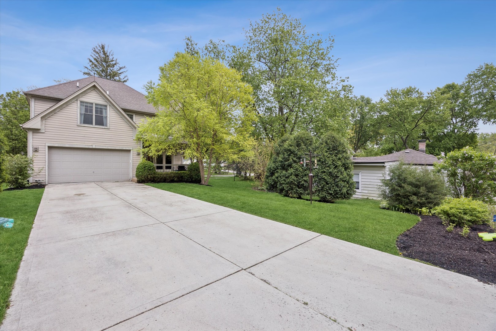 28 S Grant Street, Westmont, IL 60559