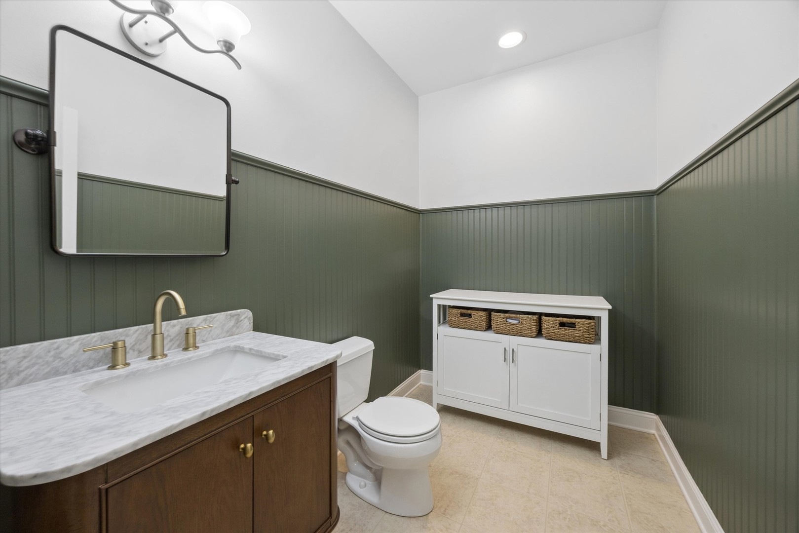 28 S Grant Street, Westmont, IL 60559