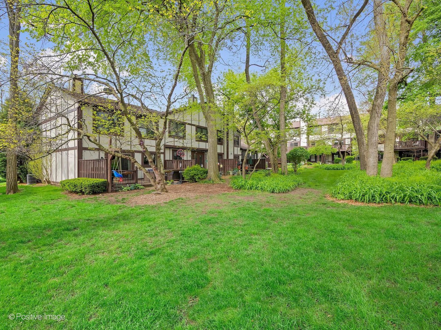 67 WHITE OAK Circle, St. Charles, IL 60174