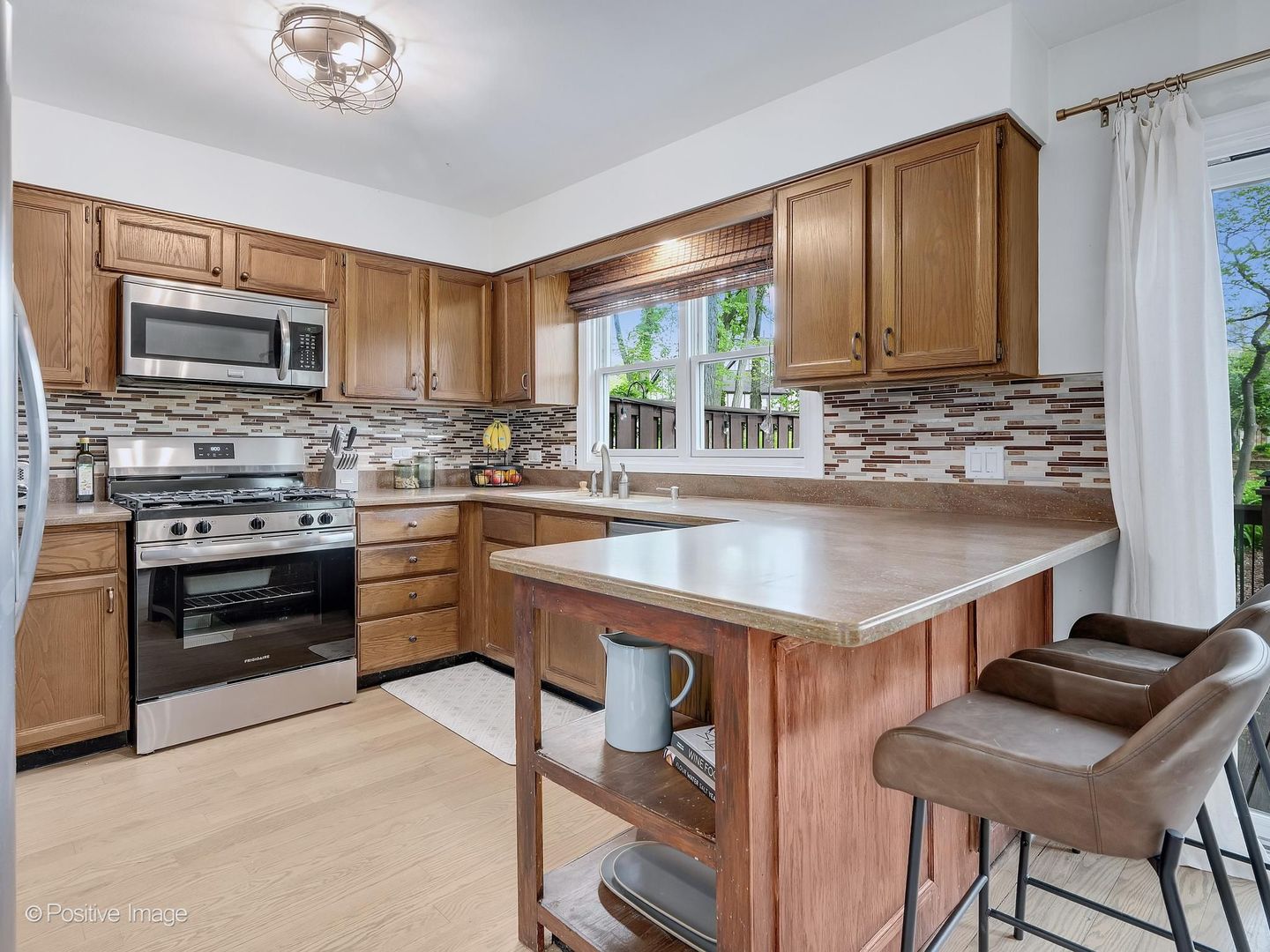 67 WHITE OAK Circle, St. Charles, IL 60174