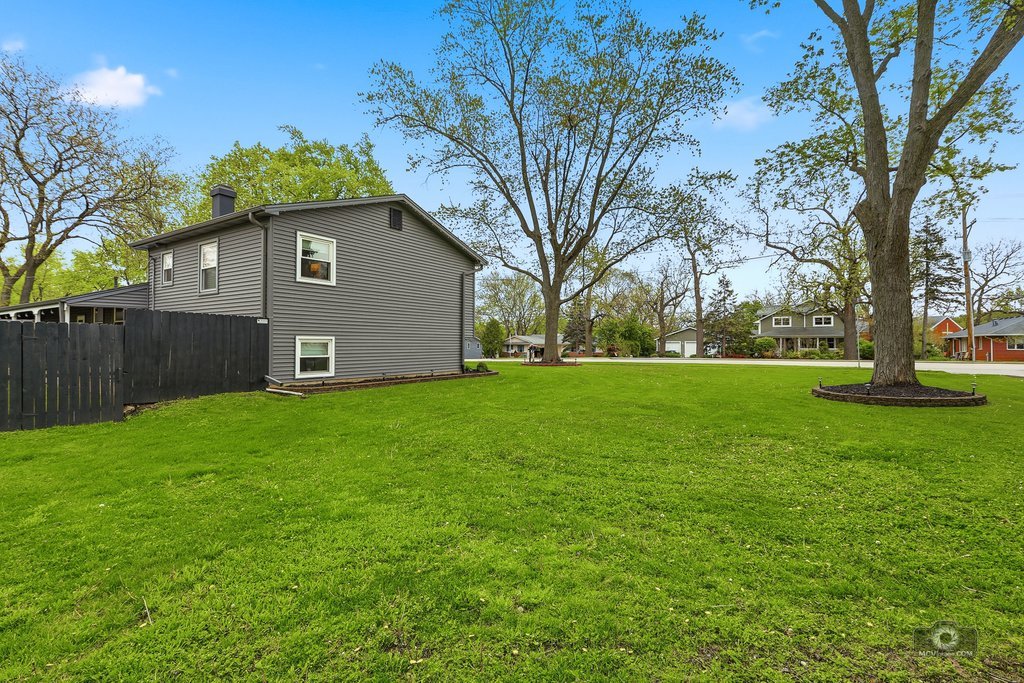 26W350 Jewell Road, Winfield, IL 60190